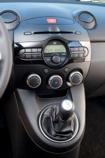 Mazda2 2010 года